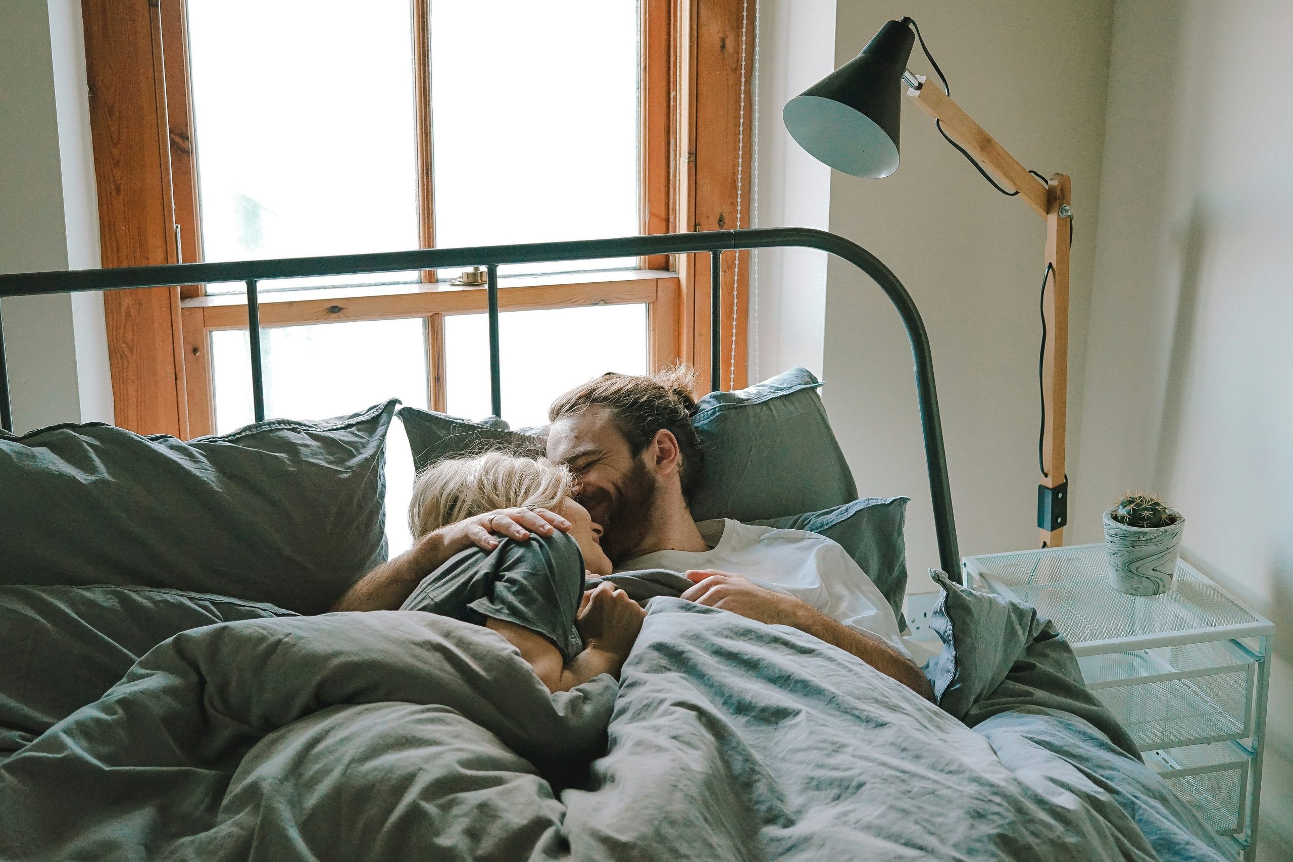 Spotting Relationship Green Flags: Key Signs of a Good Match