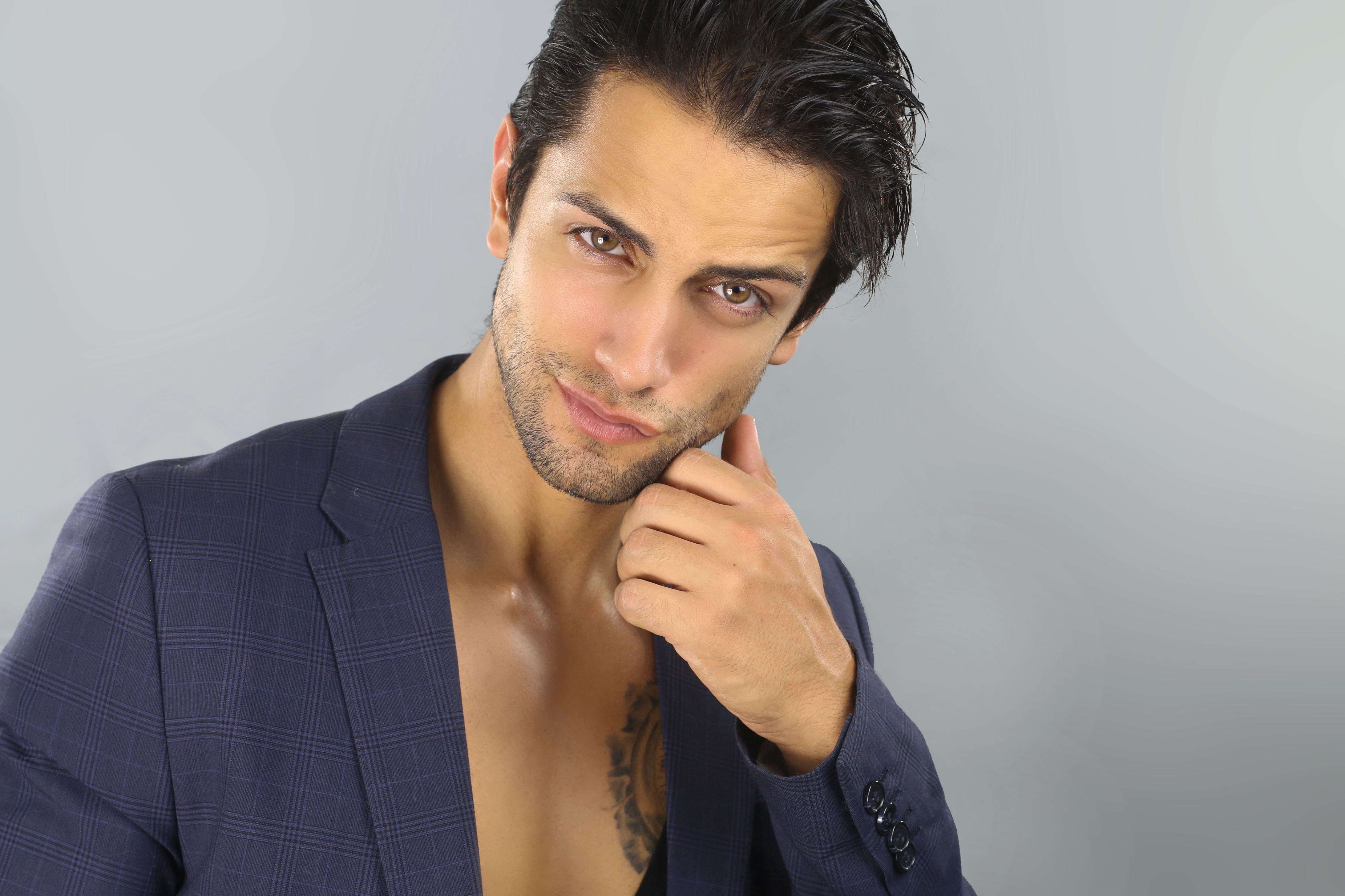 Tips to Become the Attractive Men Women Can’t Resist!