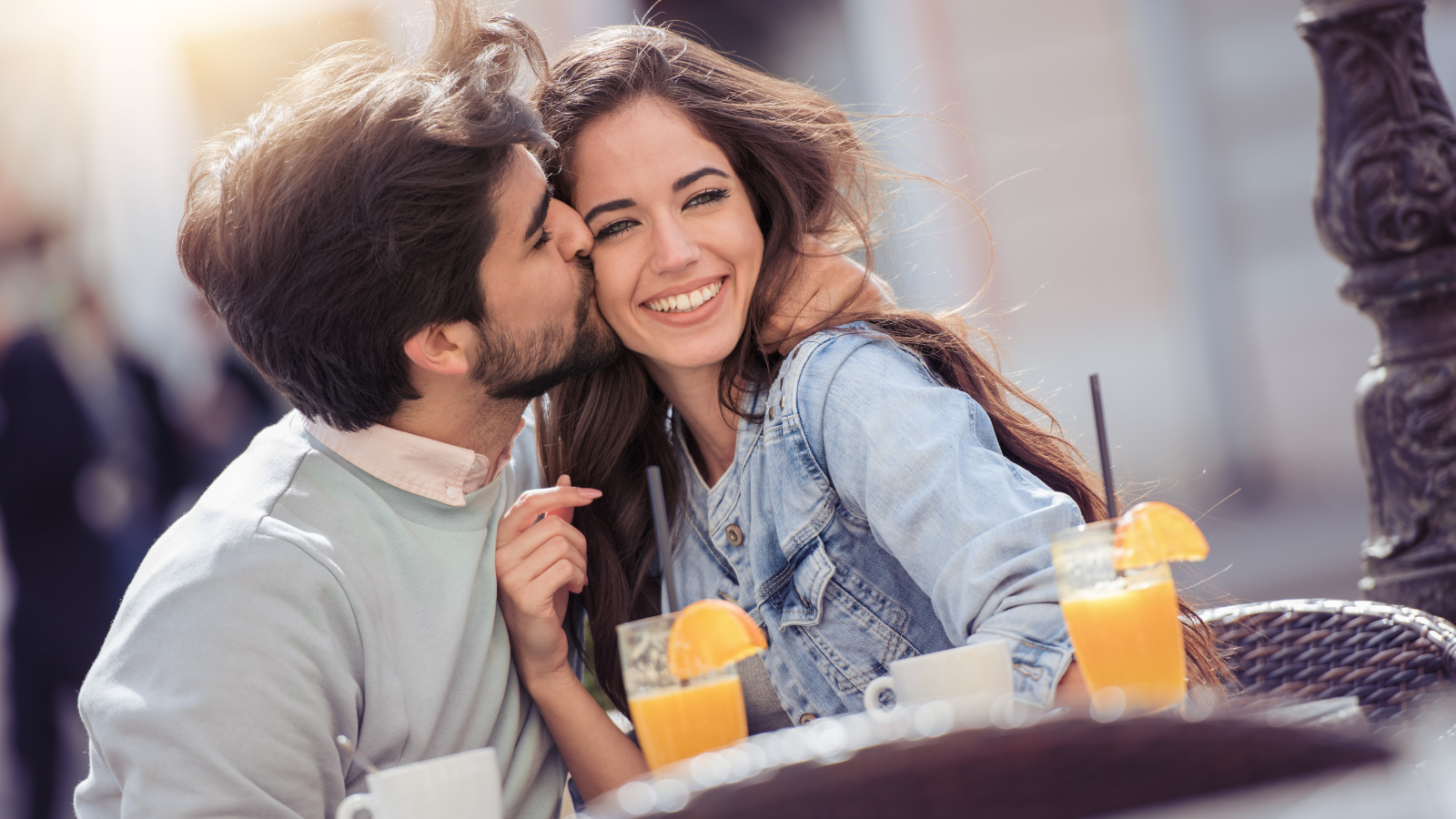 How to Impress a Girl: 12 Proven Tips for First Impressions